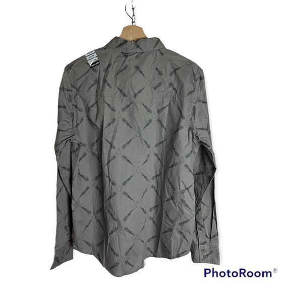 Assassin's Creed NWT Men's Medium 100% Cotton Gray Long Sleeved Button Up Shirt - Picture 2 of 9